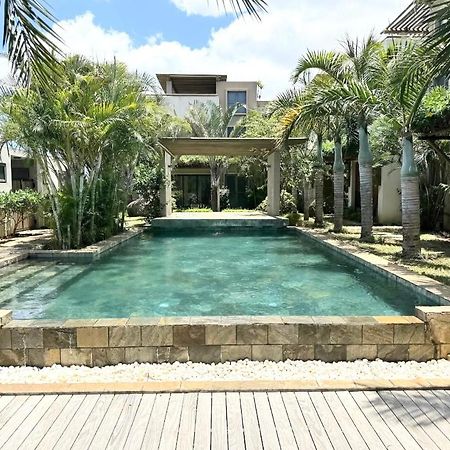Stunning 3-Bedroom Apartment With Private Rooftop Terrace & Gorgeous Pool Flic en Flac Luaran gambar